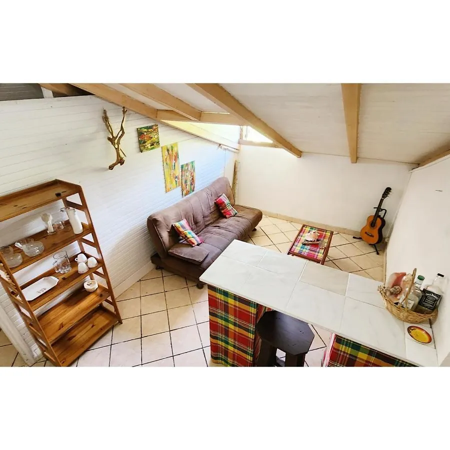 Chambre Creole contacts